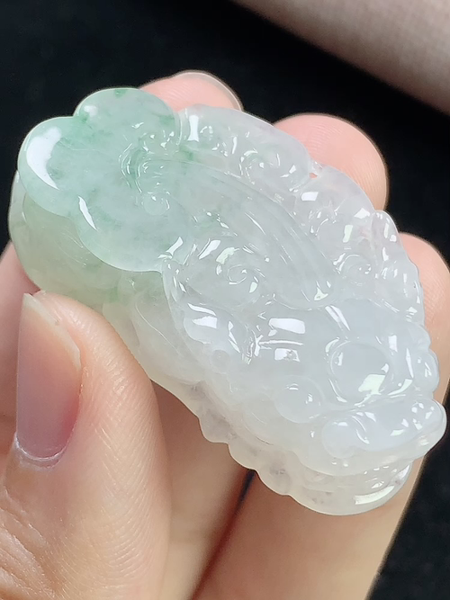 飘花貔貅，招财，无裂，尺寸41.8-22.4-12mm，S10hwa