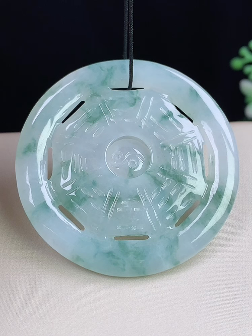 飘花八卦牌，无裂，尺寸42.5-3.6mm，S11jxy8