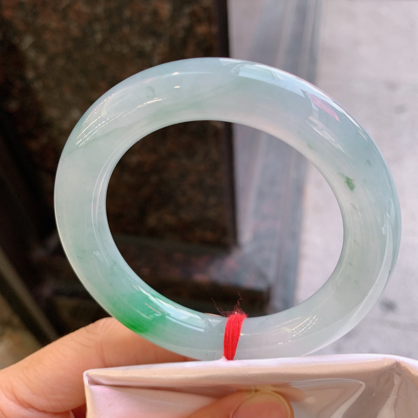 圆条冰飘绿 无裂 尺寸：53.8/11.5/11.1 冰润