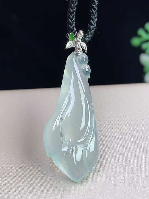 18k金镶冰种玉兰花，无裂，尺寸29.8-12.5-4.8mm，S11lwh6