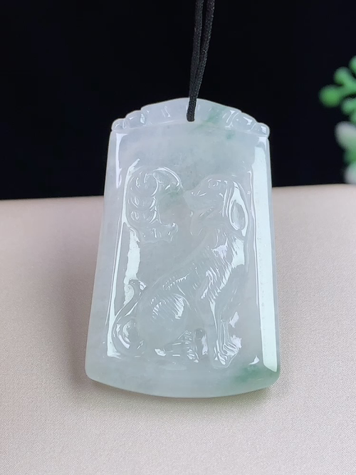 飘花生肖狗牌，旺财，无裂，尺寸35.3-21.8-4.1mm，S11ynk8