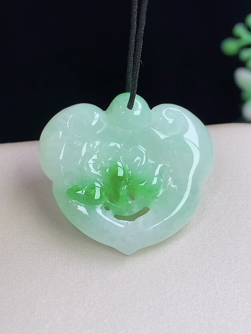 飘绿如意，无裂，尺寸23.3-25.2-5.5mm，S11yxy