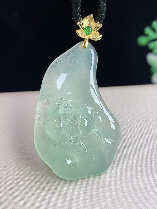 18k金镶冰晴莲花，一品清莲，无裂，尺寸32-19.3-5.7mm，S11lwh6