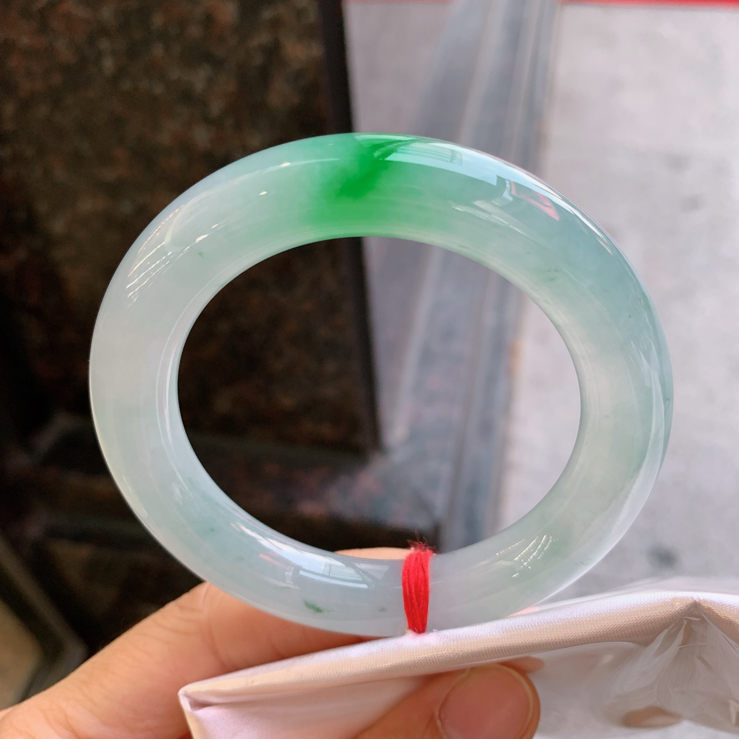 圆条冰飘绿 无裂 尺寸：53.8/11.5/11.1 冰润