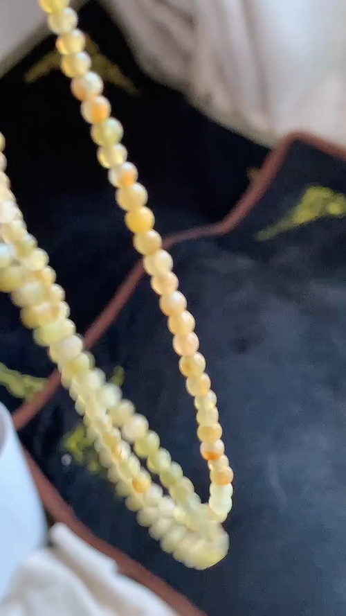 天然翡翠，冰黄细腻项链，尺寸3.5 hm1010
