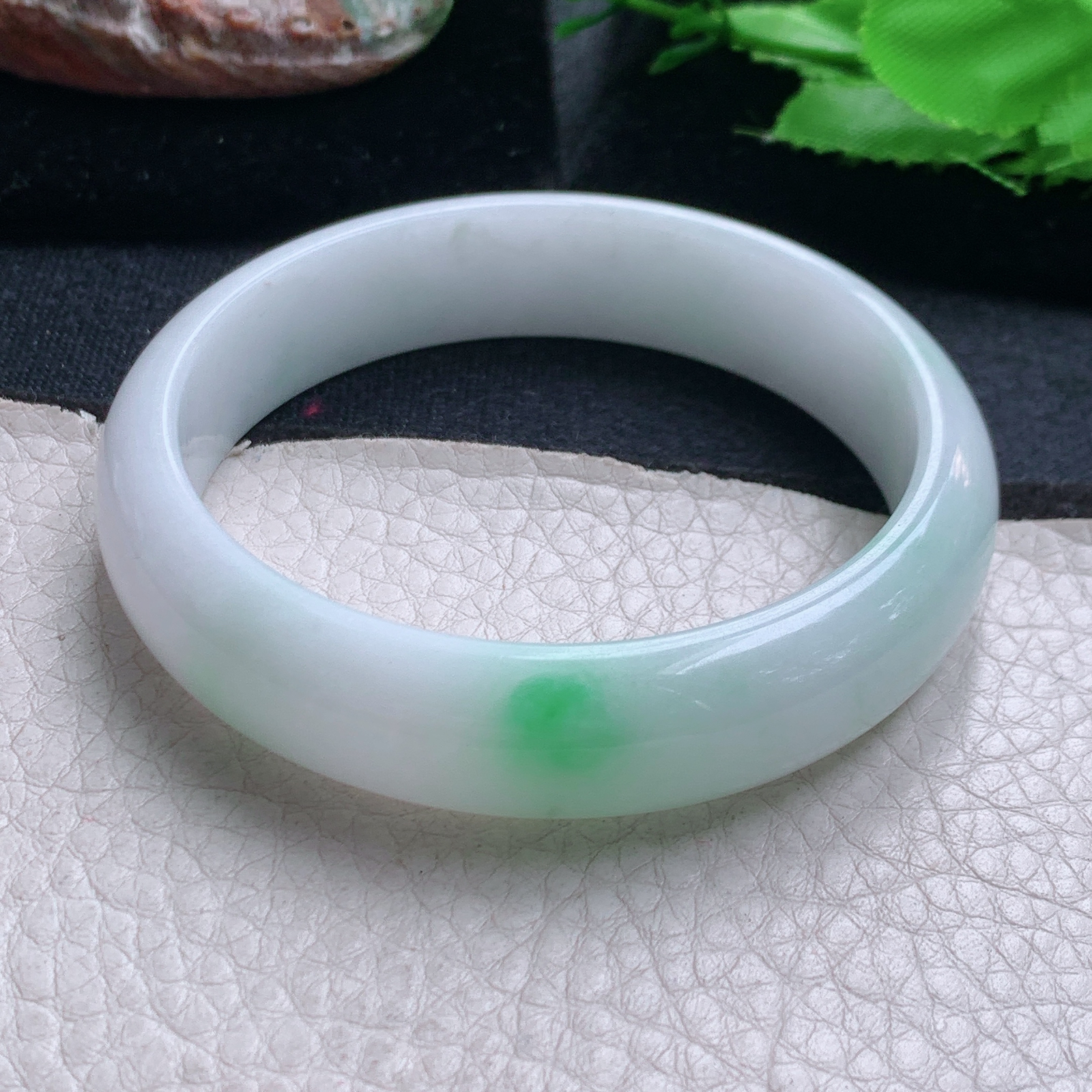 hy实拍57.5*14.3*7白底青镯 缅甸翡翠a货玉手镯飘绿宽边玉手环