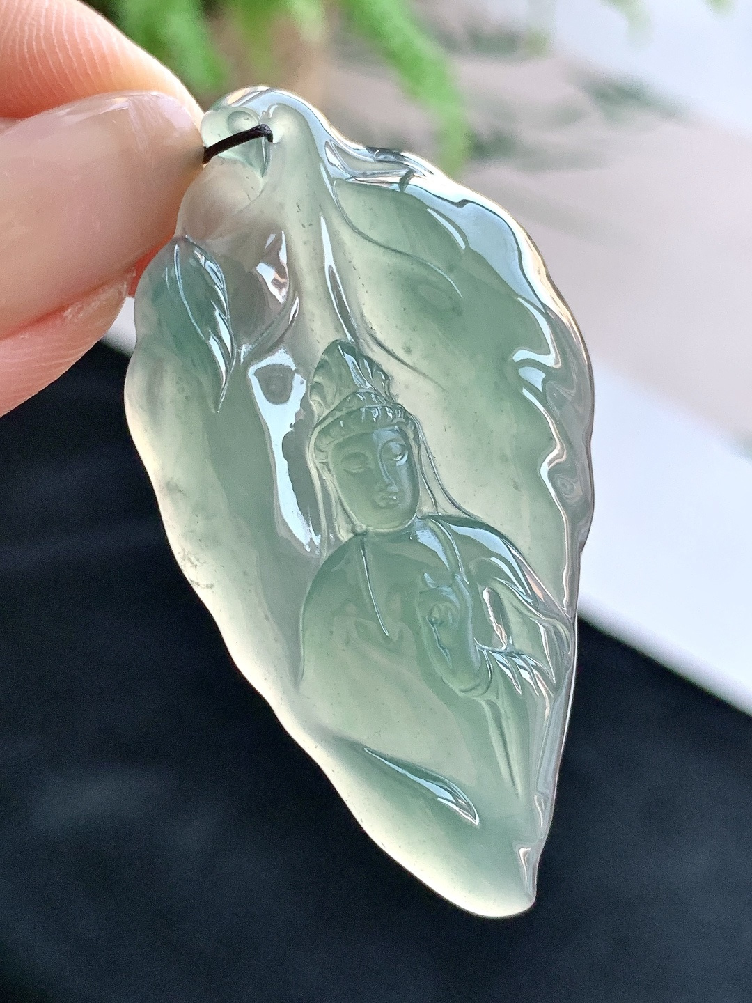 【裸石】️冰天空蓝一叶菩提观音牌吊坠 【说明】 性比高 老蓝水 厚装 【尺寸】53.2-29-6.