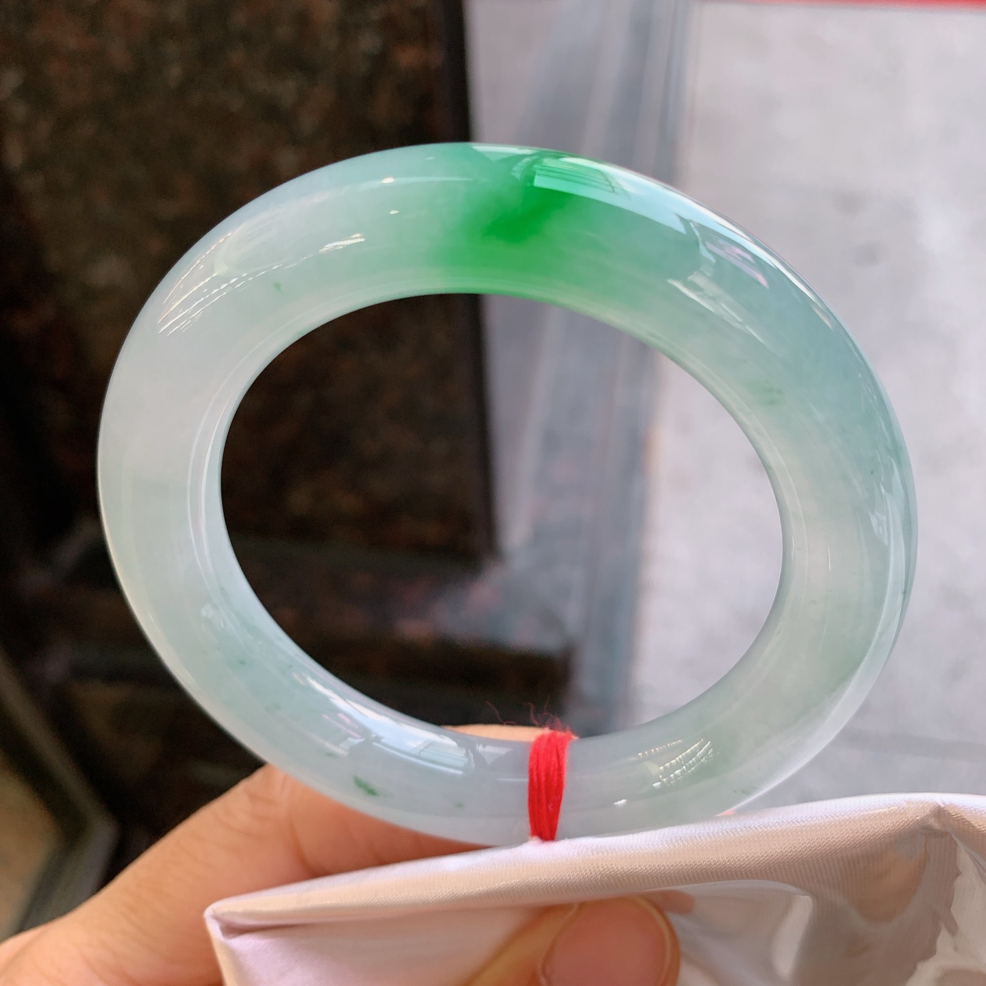 圆条冰飘绿 无裂 尺寸：53.8/11.5/11.1 冰润