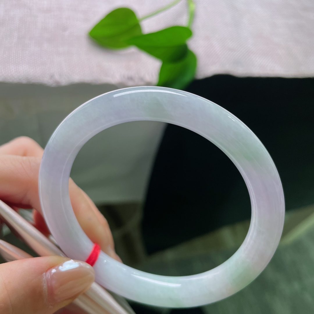 59.3/10，春彩圆条，皮纹，朦胧均匀晕染，间杂丝丝浅绿，色调温柔不浓烈，上手温婉恬静，尽显东方女子的含蓄之美。ss57868a