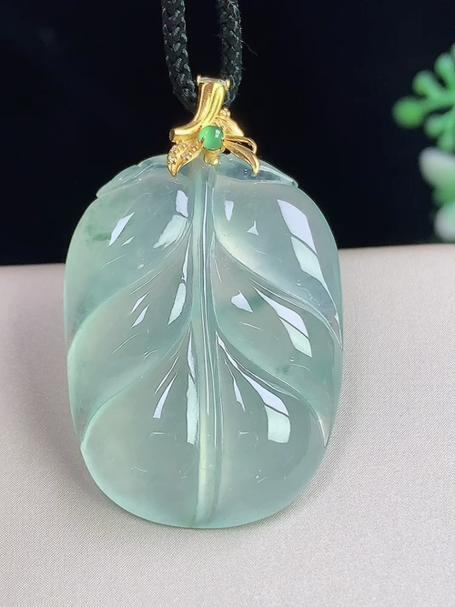 18k金镶冰种飘花大树叶，大业有成，无裂，尺寸31-22.5-5.8mm，S11lwh6