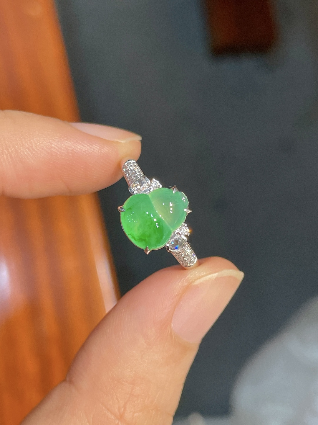 冰绿葫芦戒指，无裂，18k金镶嵌，强烈推荐，9.5-7.7-2.3